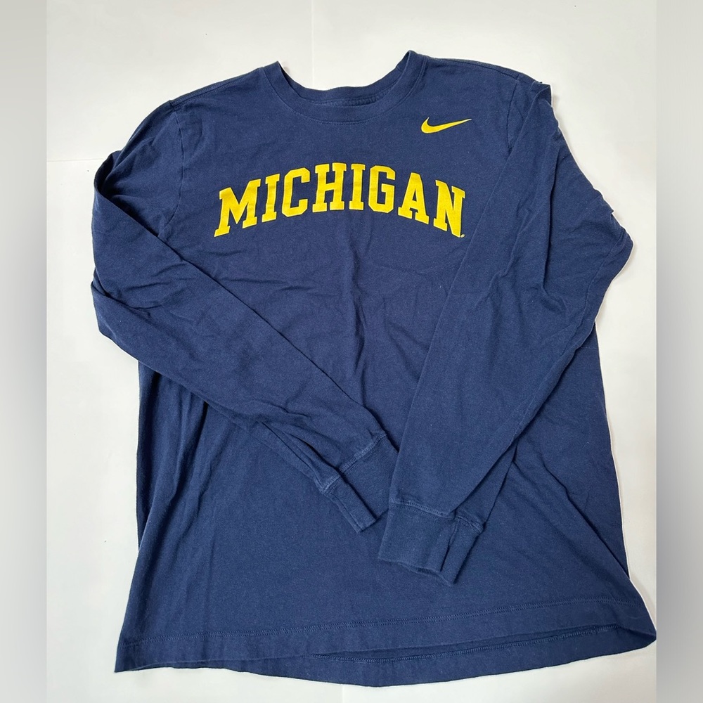 Nike Men’s Long Sleeve Michigan Shirt - size Large but more like a small